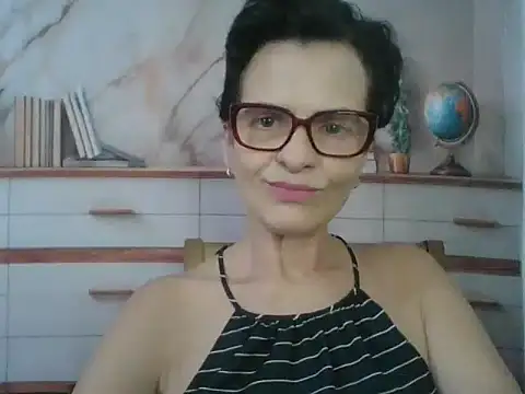 Snapshot of Luna-Hot0802 chatting on 02/09/26, 01:48 Luna-Hot0802 online show from 02/09/26, 01:48