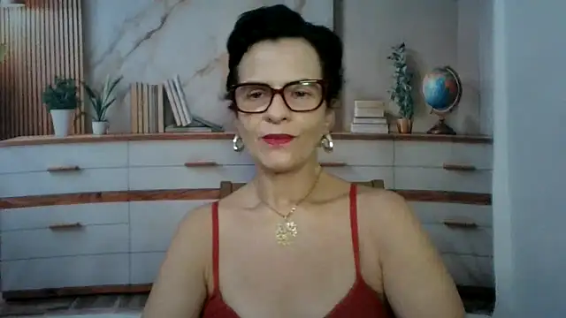 Snapshot of Luna-Hot0802 chatting on 02/23/26, 12:13 Luna-Hot0802 online show from 02/23/26, 12:13