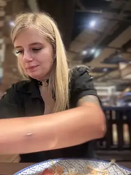 Betsy online show from 01/04/25, 01:42