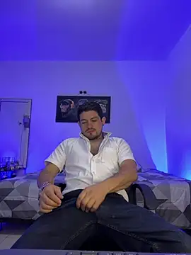 williamsmiiths16 online show from 06/17/26, 11:23