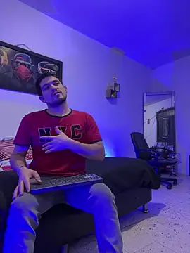 williamsmiiths16 online show from 06/20/26, 12:30