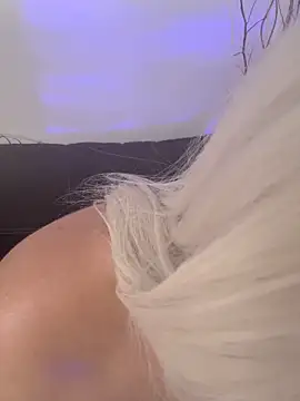 Emmmaluu online show from 12/19/25, 07:43