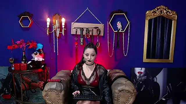 Snapshot of LunaTikka chatting on 01/07/26, 02:36 LunaTikka online show from 01/07/26, 02:36