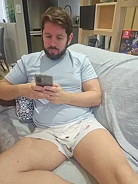 Snapshot of RipMyUnderwear chatting on 05/11/26, 01:28 RipMyUnderwear online show from 05/11/26, 01:28