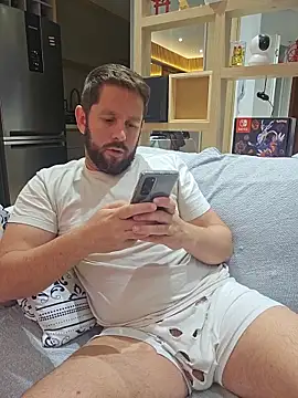 Snapshot of RipMyUnderwear chatting on 06/08/26, 01:09 RipMyUnderwear online show from 06/08/26, 01:09