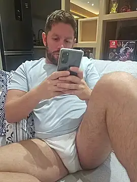 Snapshot of RipMyUnderwear chatting on 07/06/26, 01:30 RipMyUnderwear online show from 07/06/26, 01:30