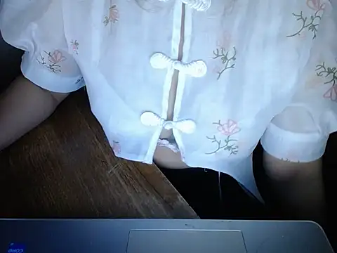 Snapshot of maian_love chatting on 01/16/26, 07:07 maian love online show from 01/16/26, 07:07