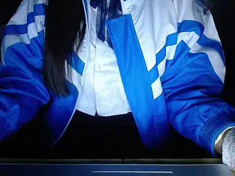 Snapshot of maian_love chatting on 02/13/26, 05:53 maian love online show from 02/13/26, 05:53