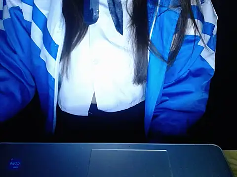 Snapshot of maian_love chatting on 02/17/26, 06:25 maian love online show from 02/17/26, 06:25