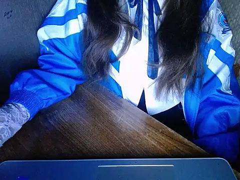 Snapshot of maian_love chatting on 03/17/26, 07:28 maian love online show from 03/17/26, 07:28