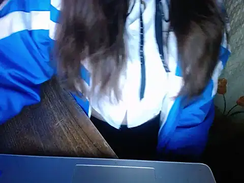 Snapshot of maian_love chatting on 03/18/26, 08:12 maian love online show from 03/18/26, 08:12