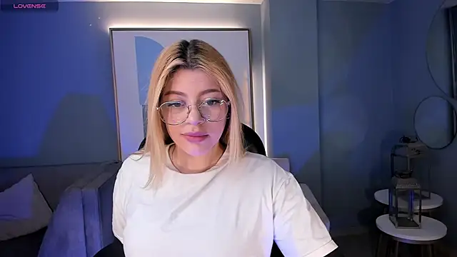 MadisonKane online show from 06/24/26, 11:09