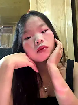 Snapshot of Heni-a chatting on 12/05/25, 06:33 Heni-a online show from 12/05/25, 06:33