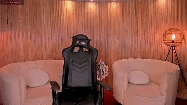 Snapshot of ChloeManson chatting on 03/06/25, 08:48 ChloeManson online show from 03/06/25, 08:48