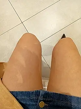 Snapshot of Baby-Linh chatting on 02/05/26, 04:39 Baby-Linh online show from 02/05/26, 04:39