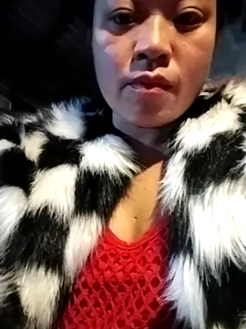 Snapshot of AlilaK2 chatting on 12/15/25, 10:19 AlilaK2 online show from 12/15/25, 10:19