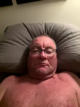 Snapshot of Toothpic1 chatting on 12/16/25, 09:03 Toothpic1 online show from 12/16/25, 09:03