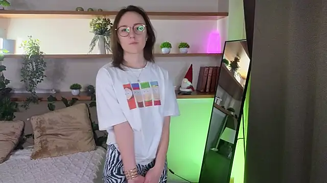 Snapshot of ChongFefer chatting on 12/16/25, 01:10 ChongFefer online show from 12/16/25, 01:10