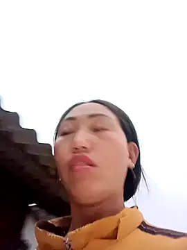 Lorena-a online show from 12/15/25, 11:31