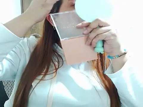 Snapshot of Ammy_pearsn chatting on 12/15/25, 07:07 Ammy pearsn online show from 12/15/25, 07:07