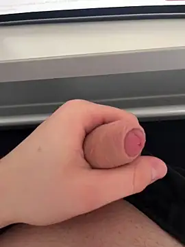 Snapshot of hannes256102 chatting on 03/06/26, 04:36 hannes256102 online show from 03/06/26, 04:36