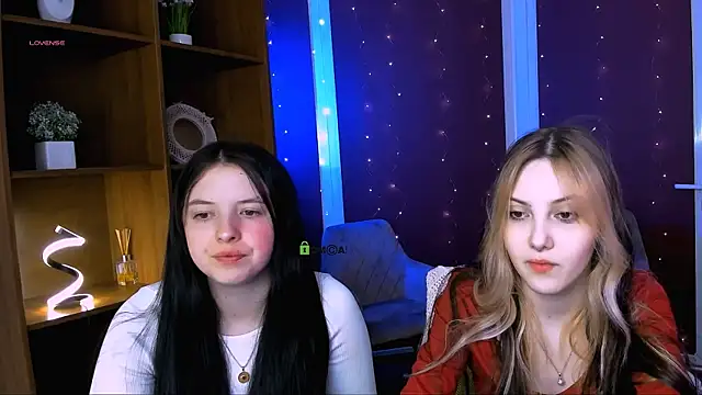 Snapshot of diara_ti chatting on 12/15/25, 06:06 diara ti online show from 12/15/25, 06:06