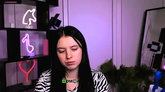 Snapshot of diara_ti chatting on 12/16/25, 07:19 diara ti online show from 12/16/25, 07:19