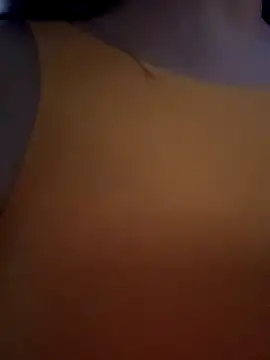 Snapshot of flor_model chatting on 12/15/25, 11:20 flor model online show from 12/15/25, 11:20