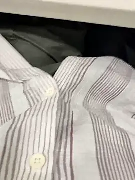 Snapshot of boyfromMum_bai chatting on 03/18/26, 05:10 boyfromMum bai online show from 03/18/26, 05:10