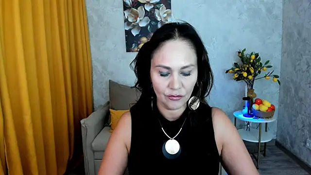 MilaUrban online show from 06/25/26, 10:20