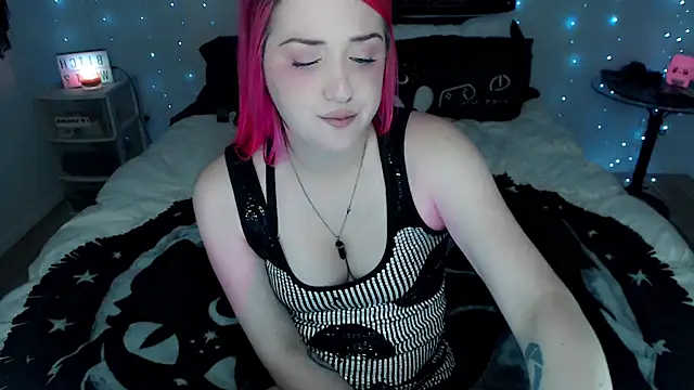 Snapshot of MaryMary_ chatting on 10/23/25, 03:28 MaryMary online show from 10/23/25, 03:28