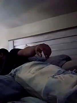 Snapshot of iLOVETRAY96 chatting on 03/12/26, 06:47 iLOVETRAY96 online show from 03/12/26, 06:47