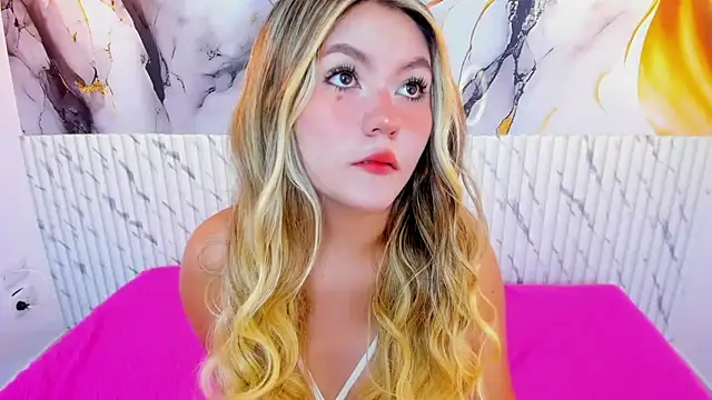 Snapshot of VioletaSweett1 chatting on 01/06/26, 06:00 VioletaSweett1 online show from 01/06/26, 06:00