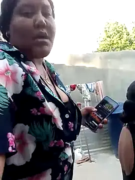 Snapshot of VaneandRossy chatting on 01/17/26, 09:40 VaneandRossy online show from 01/17/26, 09:40