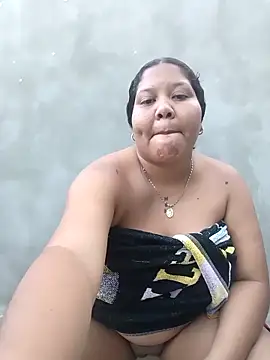 Snapshot of VaneandRossy chatting on 02/10/26, 10:03 VaneandRossy online show from 02/10/26, 10:03