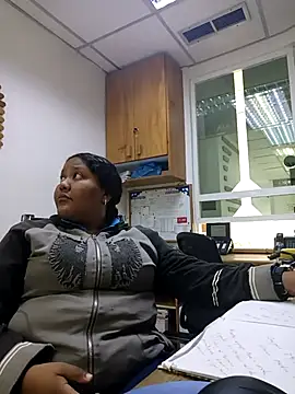 Snapshot of VaneandRossy chatting on 02/13/26, 11:39 VaneandRossy online show from 02/13/26, 11:39