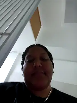 Snapshot of VaneandRossy chatting on 02/25/26, 02:10 VaneandRossy online show from 02/25/26, 02:10