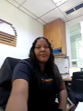 Snapshot of VaneandRossy chatting on 03/08/26, 02:21 VaneandRossy online show from 03/08/26, 02:21