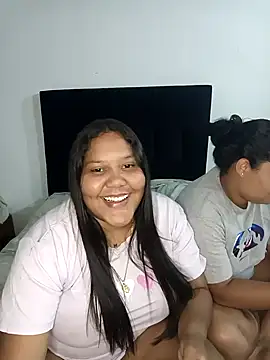 Snapshot of VaneandRossy chatting on 03/12/26, 01:23 VaneandRossy online show from 03/12/26, 01:23