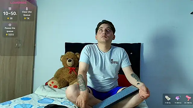 Snapshot of ethan__01 chatting on 12/04/25, 07:11 ethan 01 online show from 12/04/25, 07:11