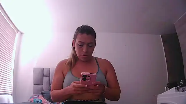 Snapshot of Fernanda_andrew chatting on 07/29/26, 06:39 Fernanda andrew online show from 07/29/26, 06:39