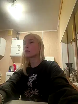 Snapshot of KisJeni chatting on 12/04/25, 06:05 KisJeni online show from 12/04/25, 06:05