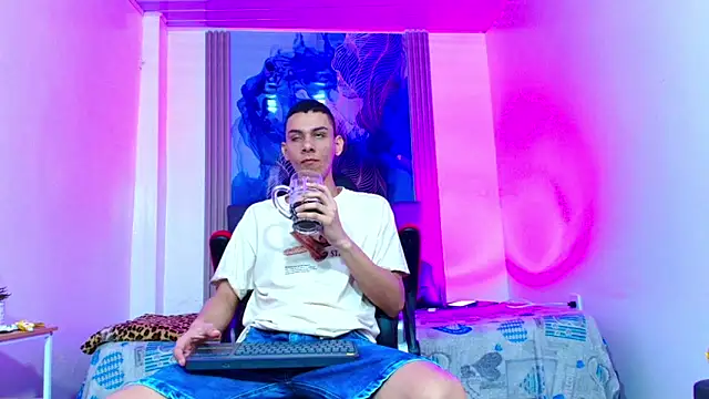Valentina and sneider  online show from 05/08/26, 10:59