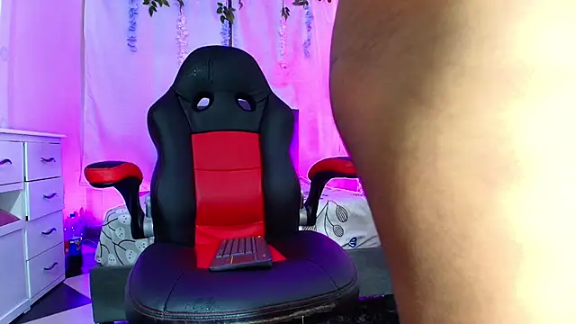 Valentina and sneider  online show from 06/09/26, 03:29