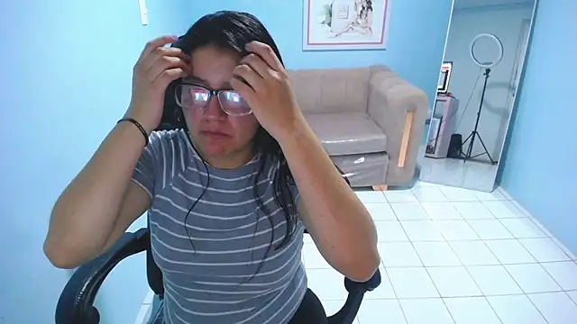 Snapshot of eva_smit_t chatting on 12/05/25, 02:53 eva smit t online show from 12/05/25, 02:53