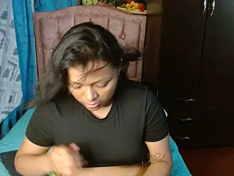 Snapshot of caro_lil chatting on 02/25/26, 03:16 caro lil online show from 02/25/26, 03:16