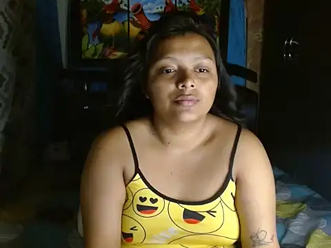 Snapshot of caro_lil chatting on 02/26/26, 04:33 caro lil online show from 02/26/26, 04:33