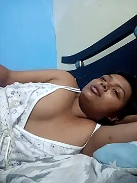 Snapshot of caro_lil chatting on 03/29/26, 01:38 caro lil online show from 03/29/26, 01:38