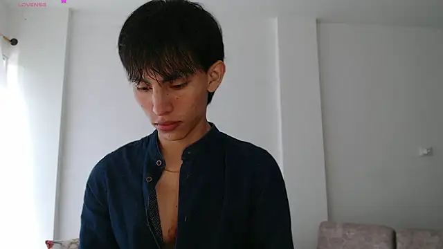 Snapshot of andrew_courtzz chatting on 12/15/25, 07:07 andrew courtzz online show from 12/15/25, 07:07