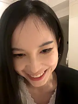 Snapshot of DD-52 chatting on 12/15/25, 11:36 DD-52 online show from 12/15/25, 11:36